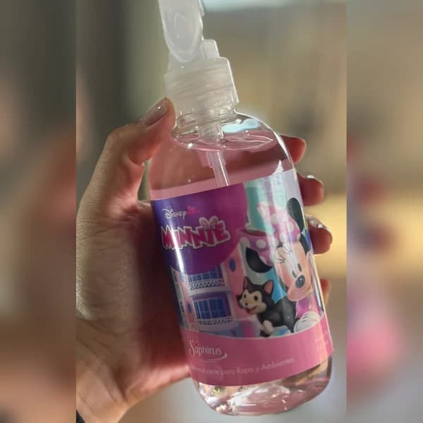 Aromatizante para ropa y ambientes Saphirus Disney Junior Minnie — foto da loja nas historias de Instagram @simple.indumentariia (27/10/2026)