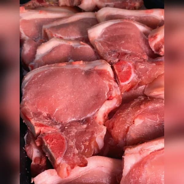 Bisteca suína kg — foto da loja nos stories de Instagram @supersaojoseoficial (28/10/2026)