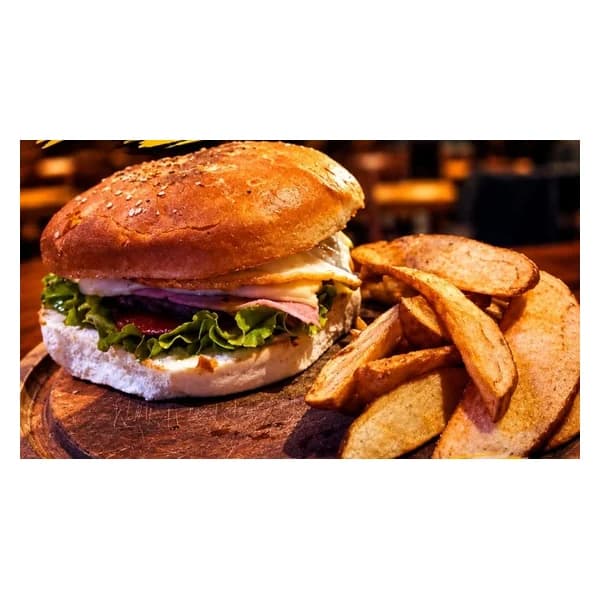 Hamburguesa con papas Rustic — publicaciones de Instagram @restaurante_rusticgrill (17/10/2026)