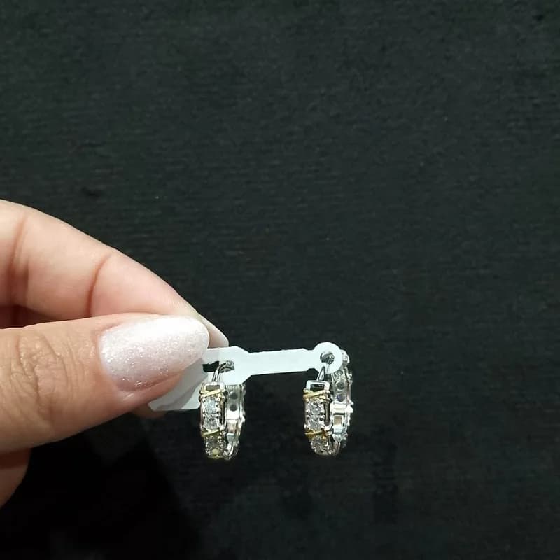 Argollas plateadas con strass