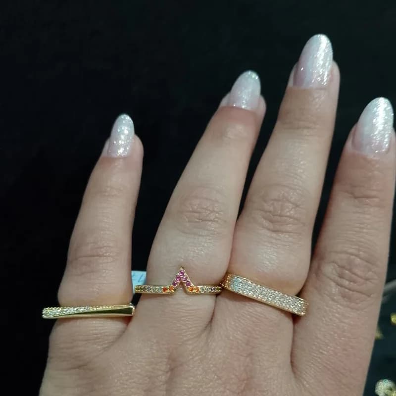 Set de anillos finos dorados