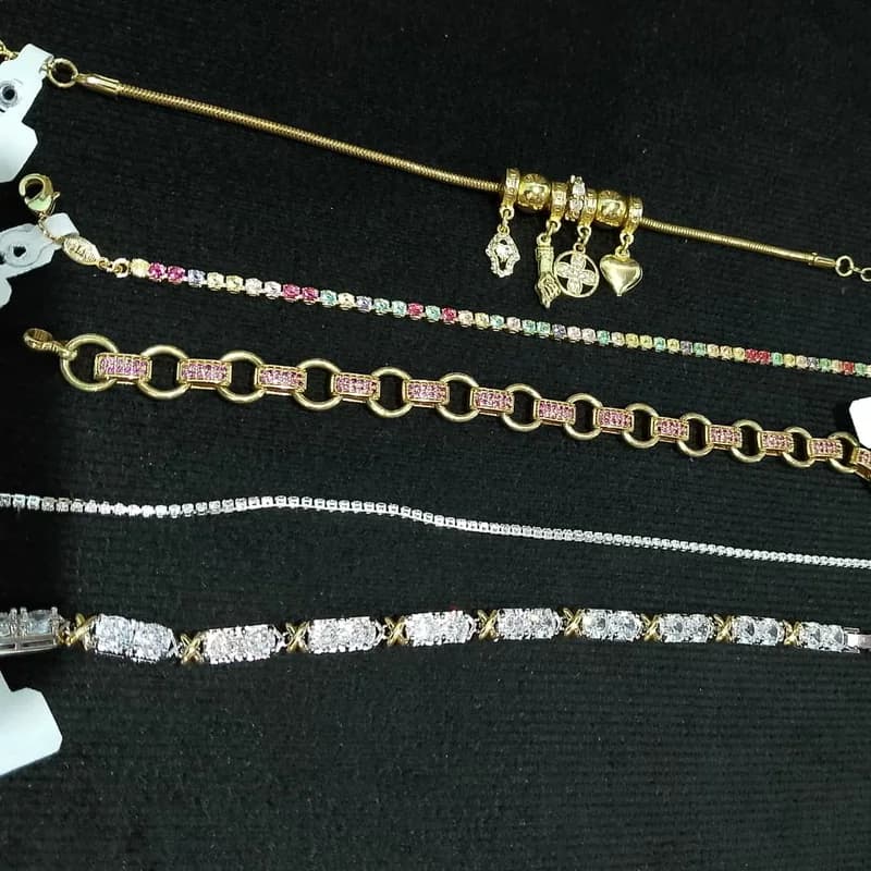 Pulseras surtidas