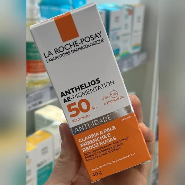 Protetor La Roche-Posay Anthelios AE-Pigmentation anti-idade FPS 50 sem cor 40 g — foto da loja nos stories de Instagram @farmaciasbravabarracao (28/10/2026)