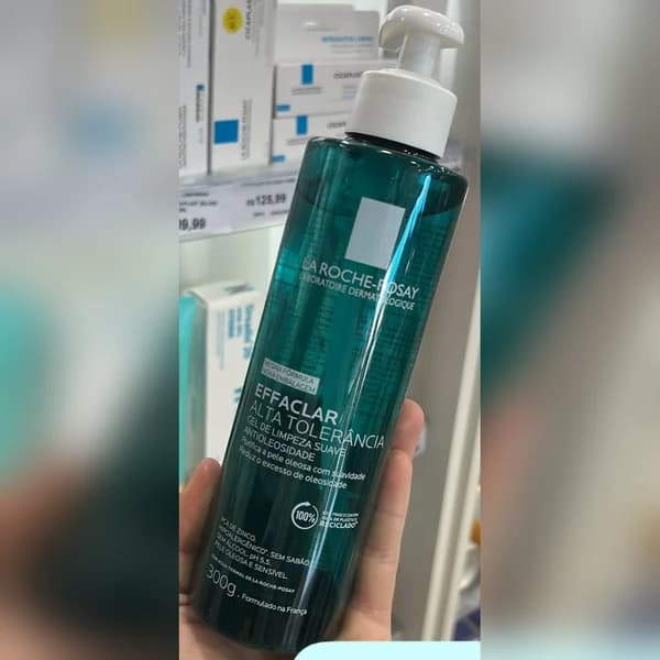 Gel de limpeza La Roche-Posay Effaclar Alta Tolerância 300 g — foto da loja nos stories de Instagram @farmaciasbravabarracao (28/10/2026)