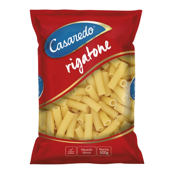 Massa Casaredo sêmola rigatone 500 g — foto de catálogo de www.casaredo.com (https://www.casaredo.com/produto/massa-semola-rigatone-500g); búsqueda encargada por el administrador, 24/10/2026