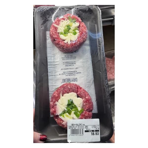 Vulcão de carne bovino (kg) — foto del mostrador, Festival de Vulcão de carne (Instagram @verduraosupermercado, 20/10/2026)